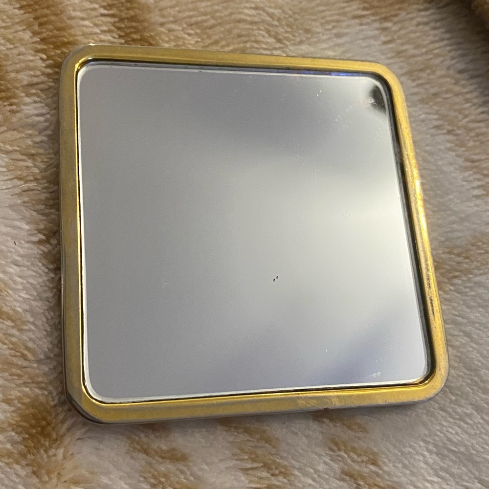 Vintage Dior Radiant Gold Compact Mirror - Picture 3 of 3